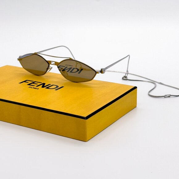 NEW FENDI FE40114U-Y 16C WOMEN SILVER CAT EYE SUNGLASSES FENDI WITH CHAIN - Picture 2 of 14